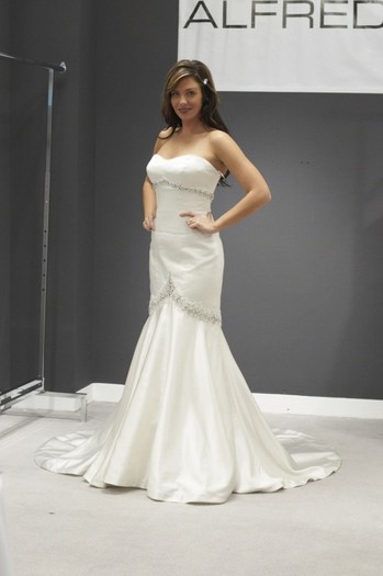 Alfred-Sung-wedding-gown-2