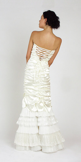 bridal-dress-01b - rochii de mireasa si torturi de nunta
