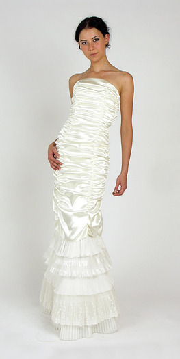 bridal-dress-01f - rochii de mireasa si torturi de nunta