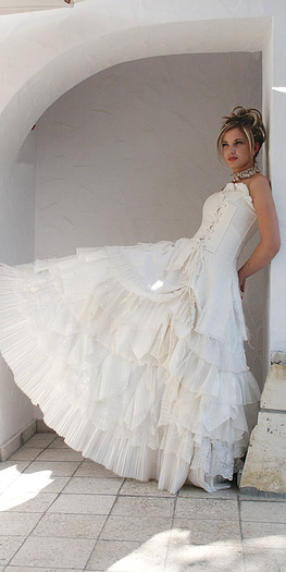 bridal-dress-02f - rochii de mireasa si torturi de nunta