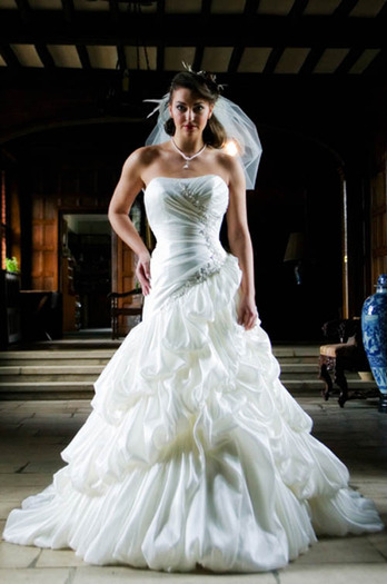strapless-wedding-dress