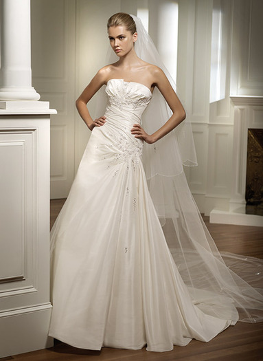 Wedding-Gown-M56 - rochii de mireasa si torturi de nunta