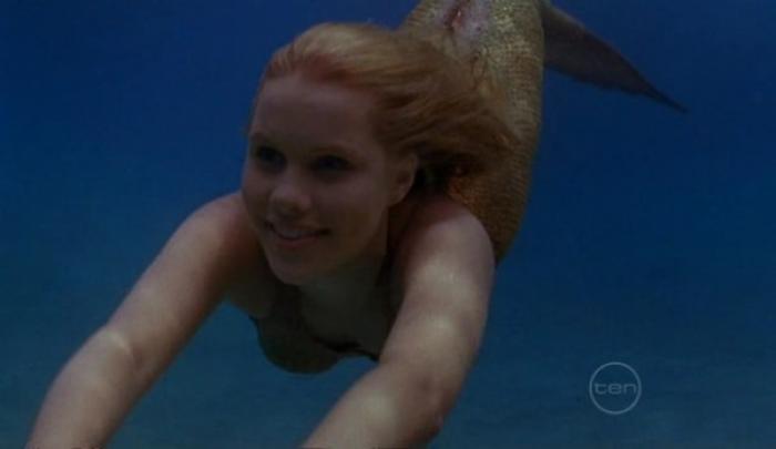 35561626 - Emma in h2o