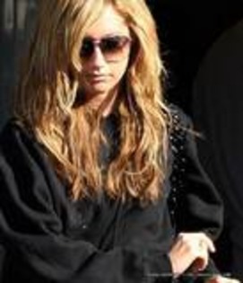 th_045 - ASHLEY TISDALE POZE RARE