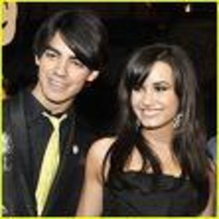 imagesCASWE332 - demi lovato si joe jonas