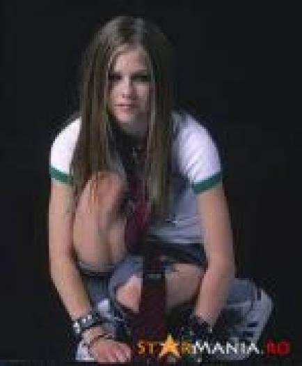JHPZNZLRGDBEXQIEYCH[1] - Avril Lavigne