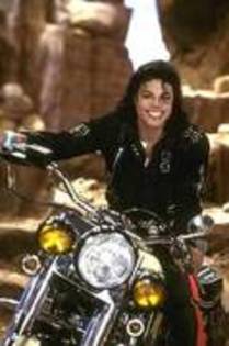 NNLRKSSDBASUNNDVANA - michael jackson