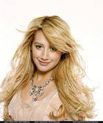 SWWMGHWNXPGLUSSEUVR - ashley tisdale