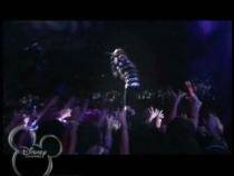 DUHFCQDTYUNESZLDYUK - Miley concert disney