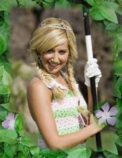 TTQUUVBSHTCOADDIUVM - Imagini Ashley Tisdale