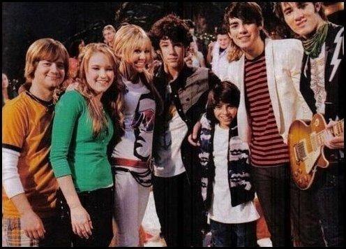 Hannah Montana si Jonas Brothers