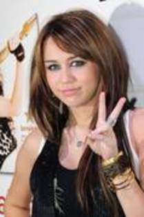 GMJACZPESLFVXWHOKLB - miley-poze rare