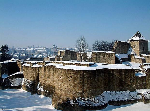 CETATEA-SCAUNULUI - Manastirea Putna