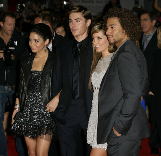 High+School+Musical+3+UK+Premiere+B+tjMyMprMuc3l - Ashley Tisdale