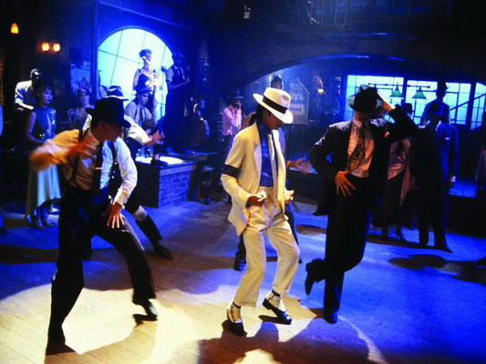 moonwalker-739992l-imagine[1]
