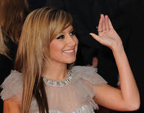 MUJPFGAGEJRAMVHTGUS - Ashley Michelle Tisdale