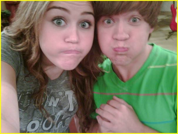 hannah-montana-season-three-wrap-03 - Hannah Montana Season 3 --I ts a Wrap