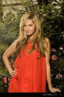 TFGGHBUHUQDZUTNZWZY - ASHLEY TISDALE SEDINTA FOTO 9