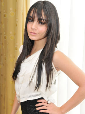 Vanessa-High-School-Musical-3-Japan-Photocall-vanessa-anne-hudgens-4102704-300-400