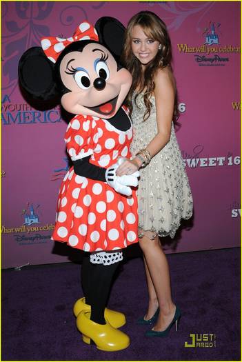 miley-cyrus-sweet-sixteen-08[2]