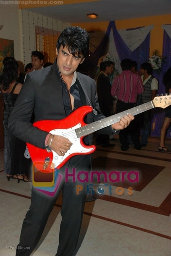 Mohit Malik at Pari Hoon Main TV serial on location in Filmcity on June 30th 2008(2) Mohit Malik at Pari Hoon Main TV serial on location in Filmcity on June 30th 2008(2)
