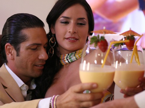 13execoctel___484x363 - pozele mele Sin Senos No Hay Paraiso