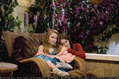 normal_2x03YouAreSoSueableToMe03 - hannah montana sezonul 2
