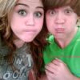 zTmjEf064560-01 - multe poze miley