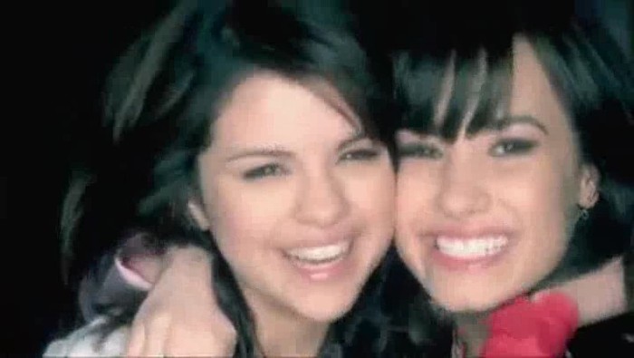 sele &demi - selena gomez2