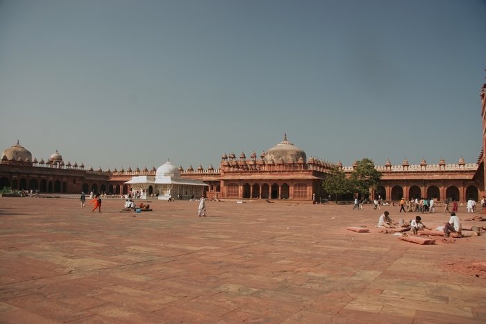 Mosque in Fatehpur Sikri - India - Islamic Architecture Around the World