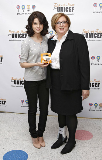 selenafan010 - The launch of Unices TrickTreat campaign