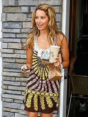 ashley-tisdale-dres