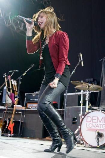 demilovato_net-burninguptour-0003 - demi lovato