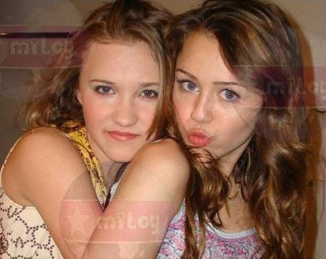 3162449701_ff18a3a00b - miley cyrus