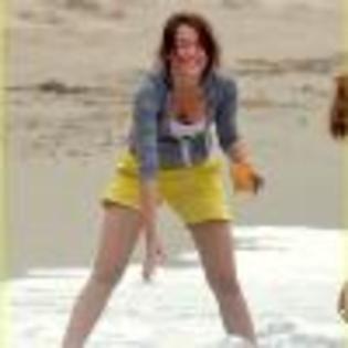 z4peo9748438-01 - multe poze rare cu miley