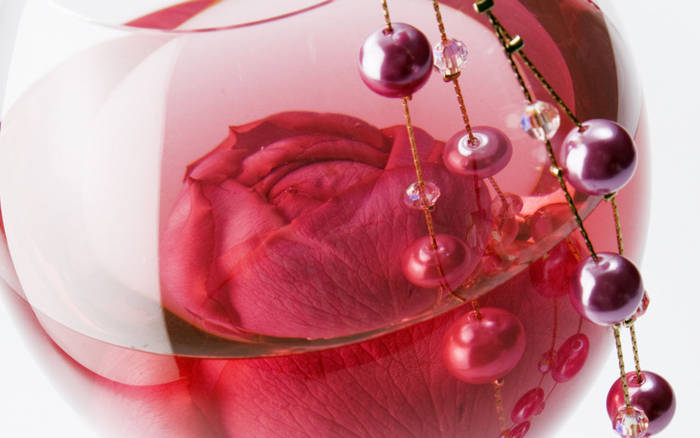 Pink-Flower-in-a-Glass - Glass Wallpapers