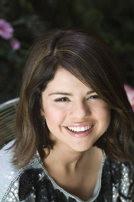 NCYQEIQATQXHRMLGJFU - pictures Selena Gomez