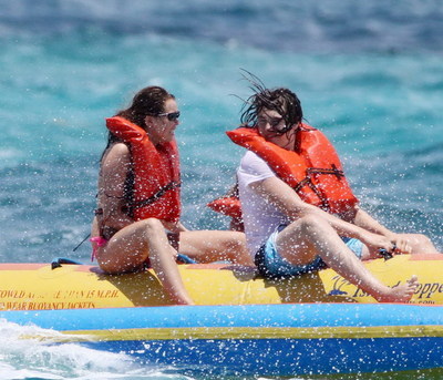 miley-cyrus-bahamas-8