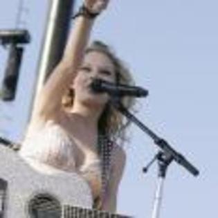 Taylor_Swift_1230495514_3