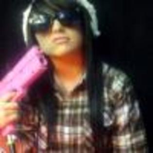 meee - brokelle bones