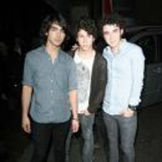ukyhgfh - Jonas Brothers