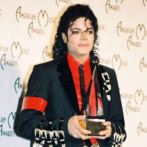 A primit un premiu - Poze Michael Jackson1