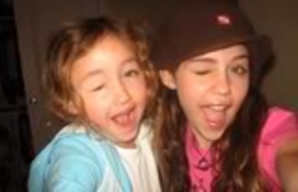 mileycyrusx3[1] - Miley Cyrus and Noah Cyrus