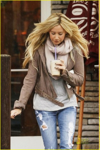 2i9i4ax - Ashley Tisdale