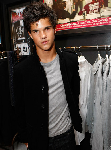 Taylor - Taylor Lautner