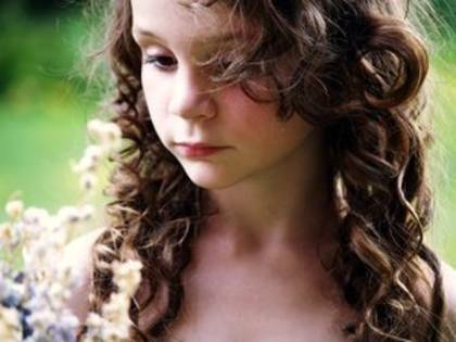 Renesmee-renesmee-carlie-cullen-4609906-300-225