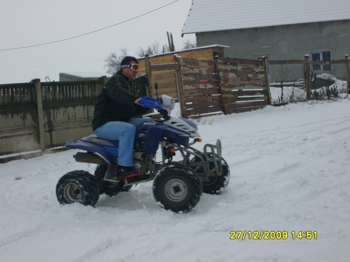 cu atv pe zapada