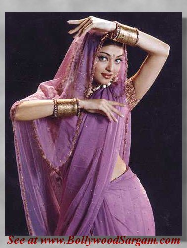 Aishwarya_Rai_In_Sari_01015_17_19