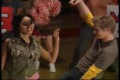 LHPHMCVWCMSJDEFSXXQ - High School Musical STILLS