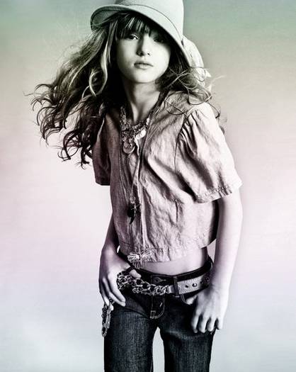 Untitled-5 - Renesmee Carlie Cullen